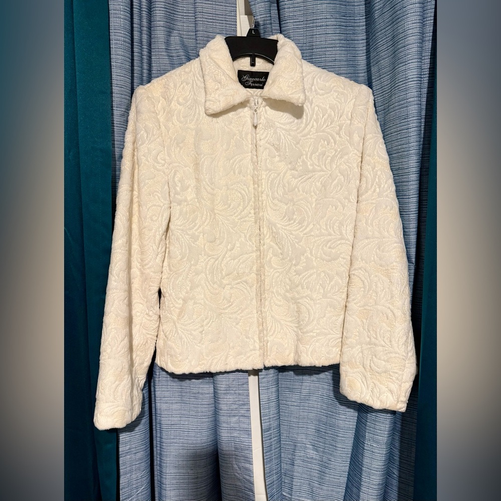 Vintage Giancarlo Ferrari Women's Off-White Teddy Jacket